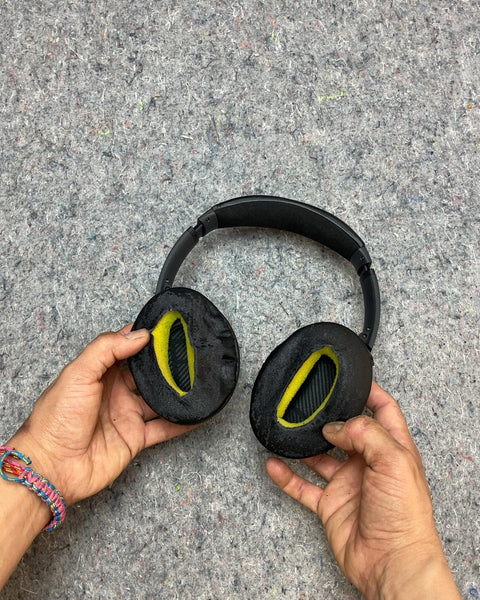 Bose QuietComfort 35 Wireless Headphones, Works Needs Earmuff Replacement