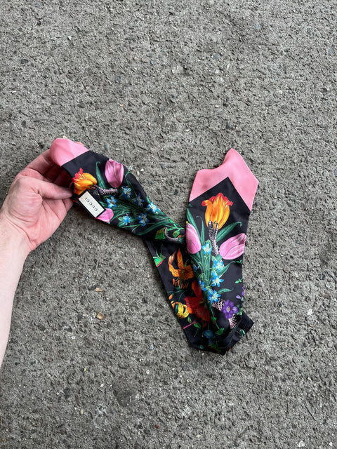 Gucci Silk Twill Flora Snake Neck Bow Scarf In Great Condition, 33" Long