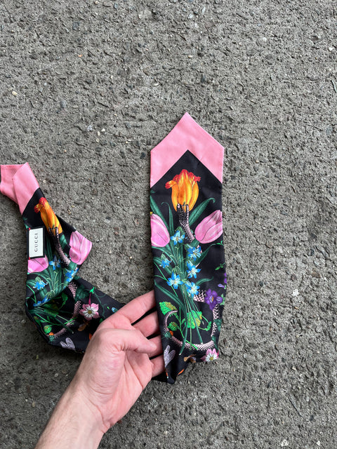 Gucci Silk Twill Flora Snake Neck Bow Scarf In Great Condition, 33" Long