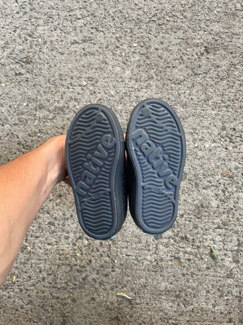Native Jefferson Slip-one , Sz 7