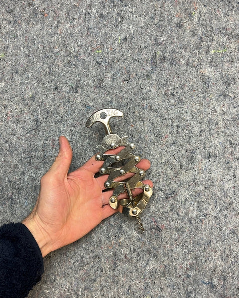 Zig Zag Metal Accordion Corkscrew
