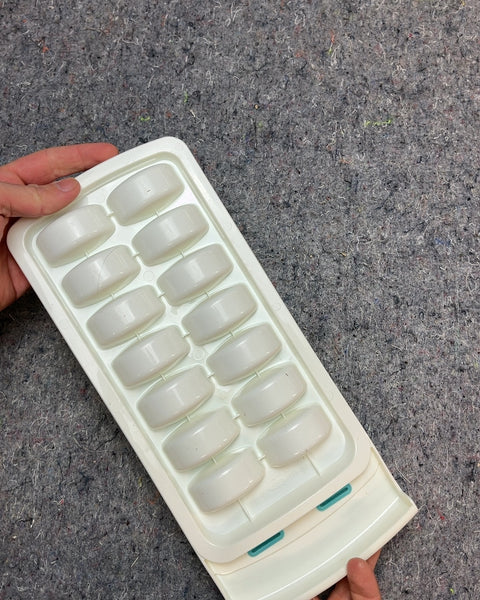 Ice Cube Tray with Lid