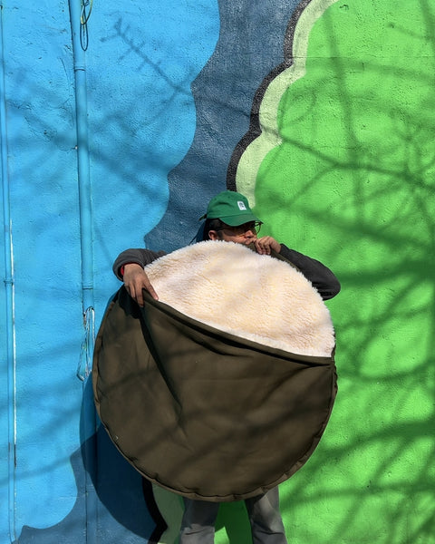 Like New Snoozer Cozy Cave Pet Bed, Size L